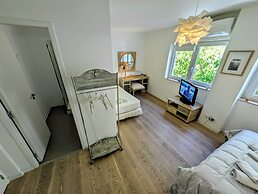 Moodz Hotel