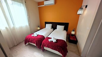 Moodz Hotel