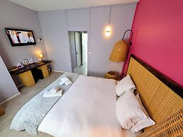 Moodz Hotel