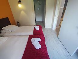 Moodz Hotel