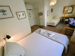 Moodz Hotel