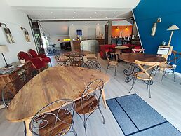 Moodz Hotel