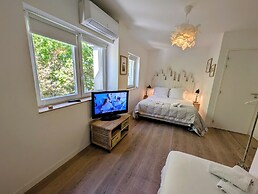 Moodz Hotel