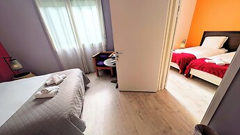 Moodz Hotel