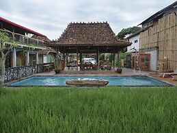 Kampung Lawasan Heritage Cottage