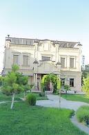 Boulevard Palace