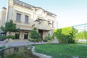 Boulevard Palace