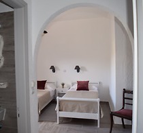 Elounda George Studios