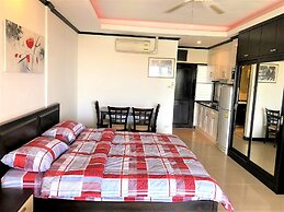 Top Floor Spacious Studio