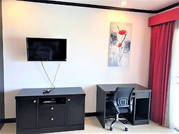 Top Floor Spacious Studio