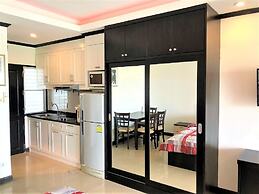 Top Floor Spacious Studio