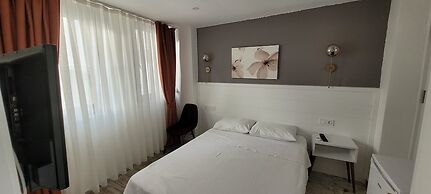 Tenes Otel
