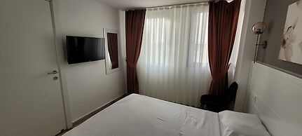 Tenes Otel
