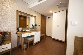Eliza Hotel