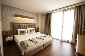 Eliza Hotel