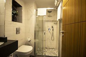 Eliza Hotel