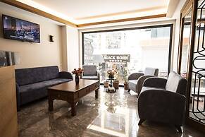 Eliza Hotel