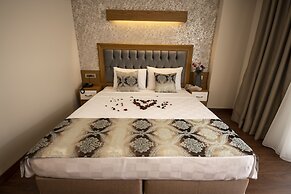 Eliza Hotel