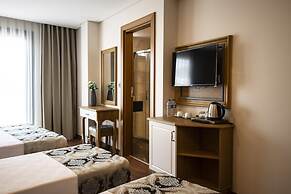 Eliza Hotel