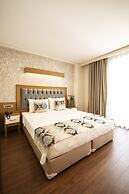 Eliza Hotel