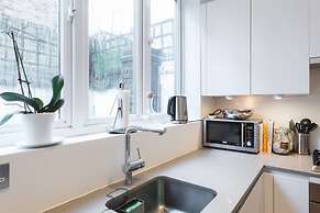 Modern stylish and luxurious 1 bed flat