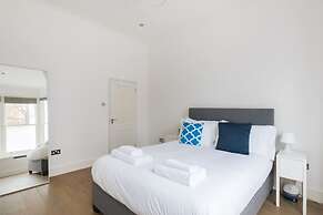 Modern stylish and luxurious 1 bed flat