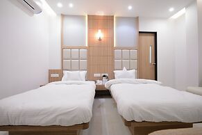 Hotel One up