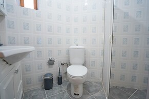 Dort Mevsim Evi