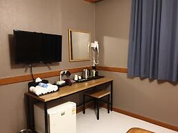 Motel Good Guy