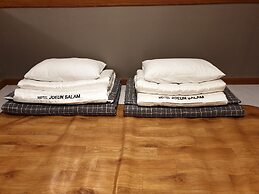Motel Good Guy