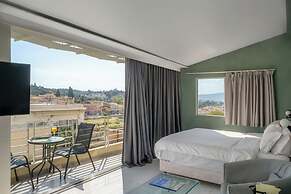 24K Athena Suites