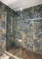 24K Athena Suites