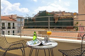 24K Athena Suites