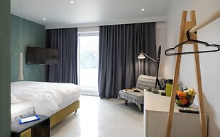 24K Athena Suites