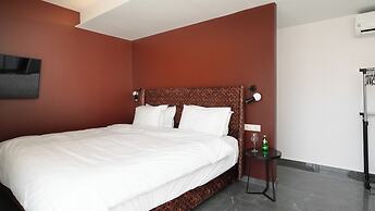 24K Athena Suites