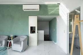 24K Athena Suites