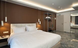 24K Athena Suites