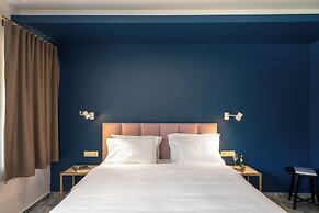 24K Athena Suites