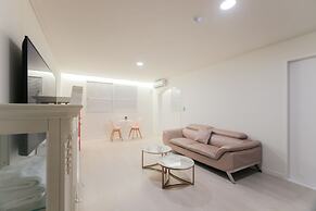 Elysian Hotel