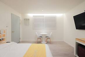 Elysian Hotel