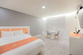 Elysian Hotel