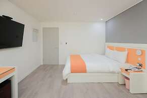 Elysian Hotel