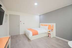 Elysian Hotel
