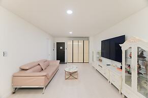 Elysian Hotel