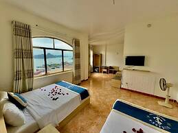 Cat Ba Plaza Hotel