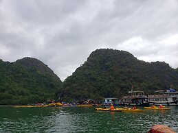 Cat Ba Plaza Hotel
