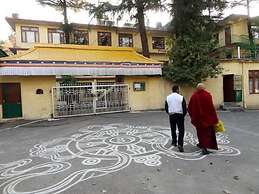 Hotel Asian Plaza Mcleodganj
