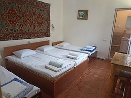 IRIS mini hotel