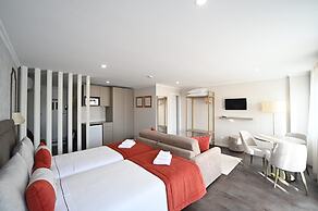 Famous Crows Lisbon Suites