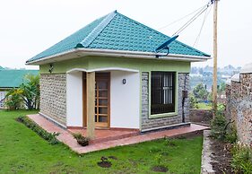 Tooro Fairway Hotel